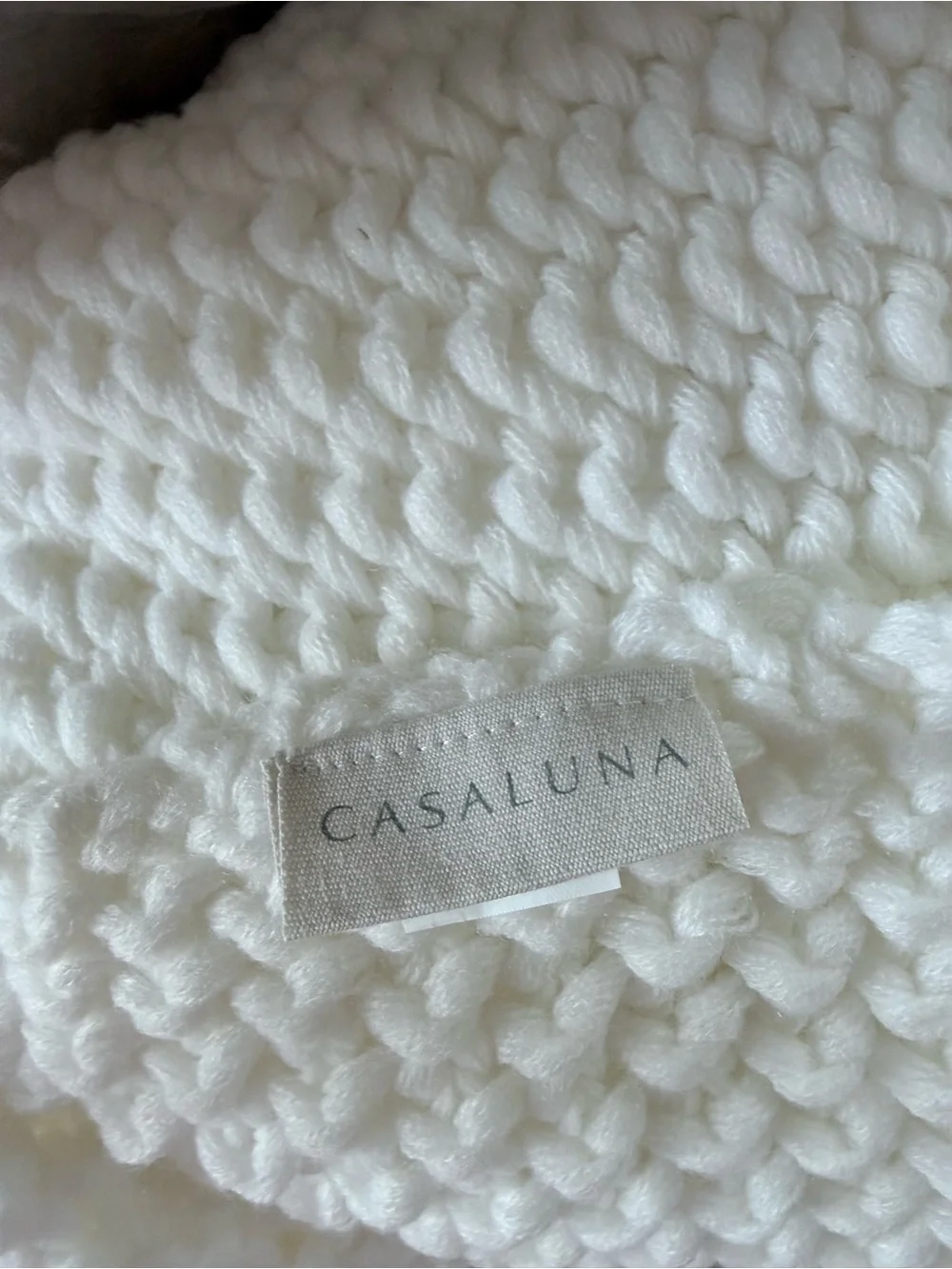 Casaluna Cream Cotton Comforter Set with White Knit Throw